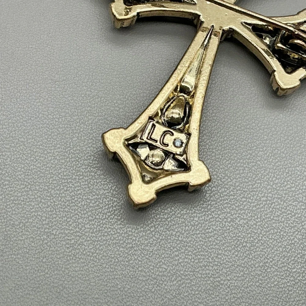 Liz Claiborne Brooch Pin Women Gold Pink Cross Rhinestone Faux Gemstone Vintage